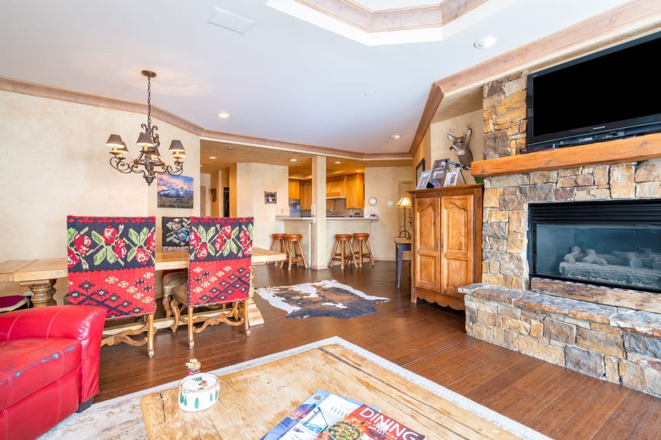 Open layout makes it easy to connect throughout the common areas.