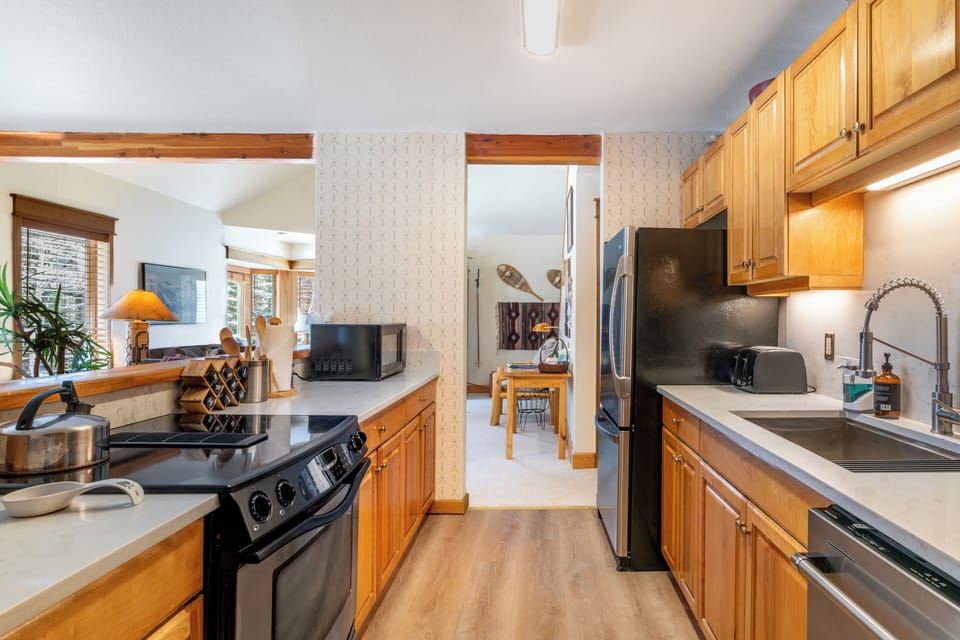 Fully equipped kitchen.
