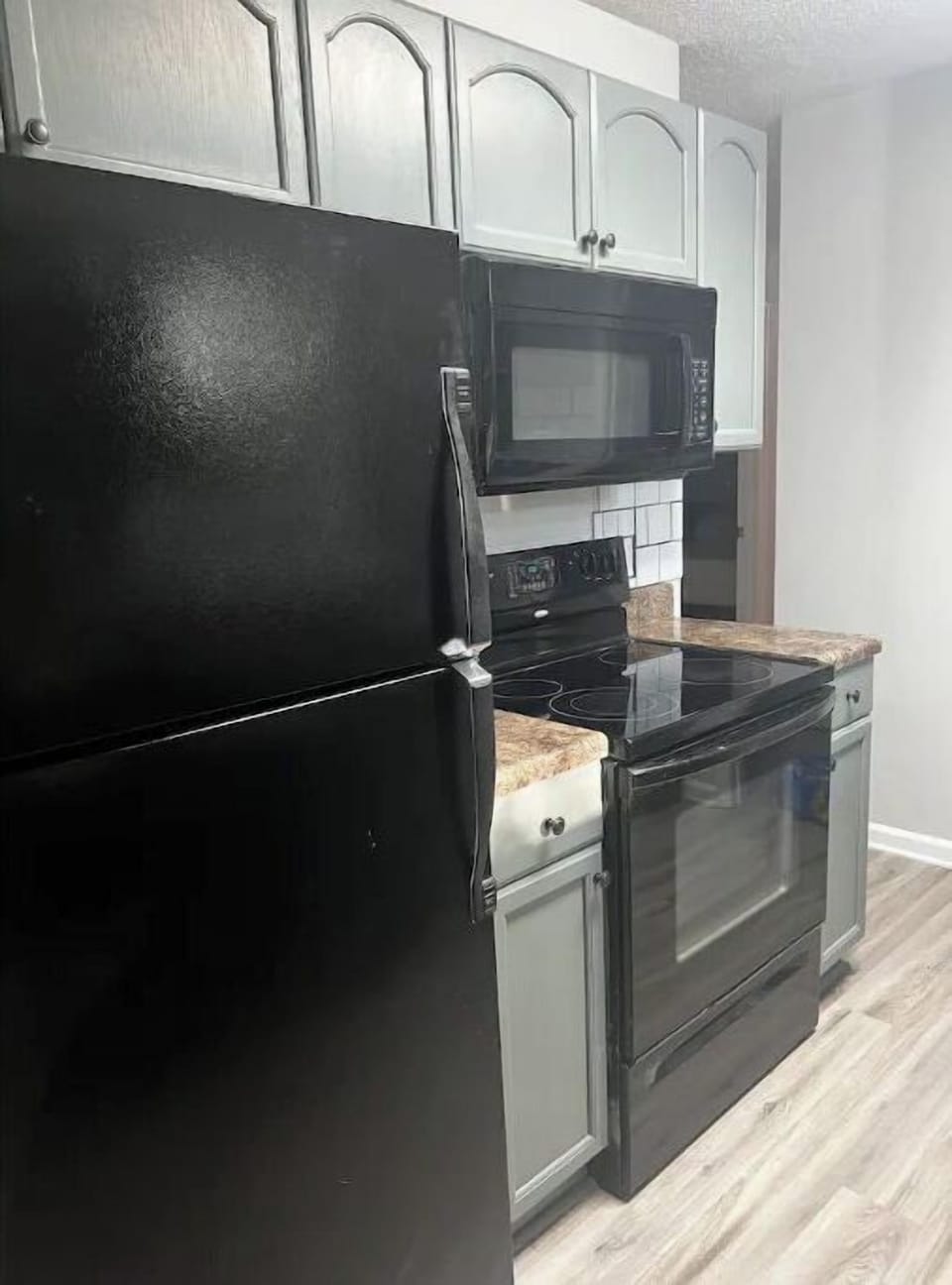 Kitchen- refrigerator, stove and microwave available