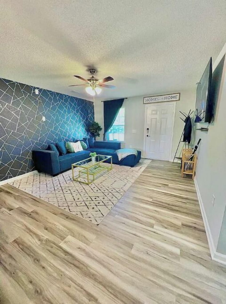 Living Room with 70' TV 
