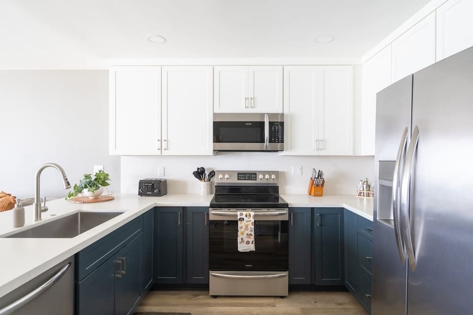 Cook all your favorites in the modern, fully equipped kitchen