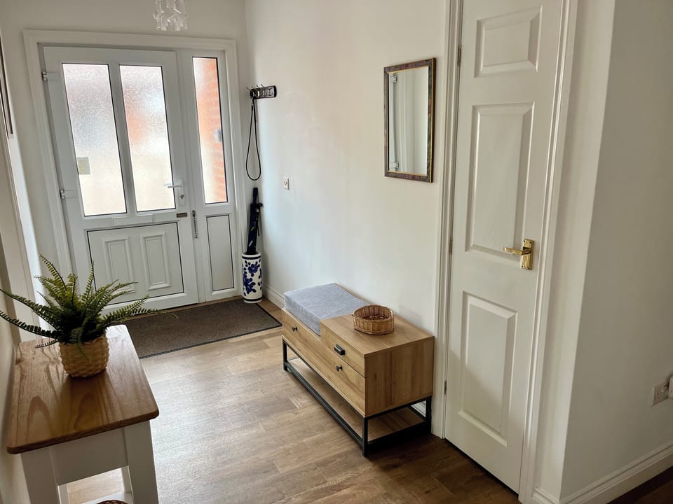 Front Door & Hall + Cloakroom