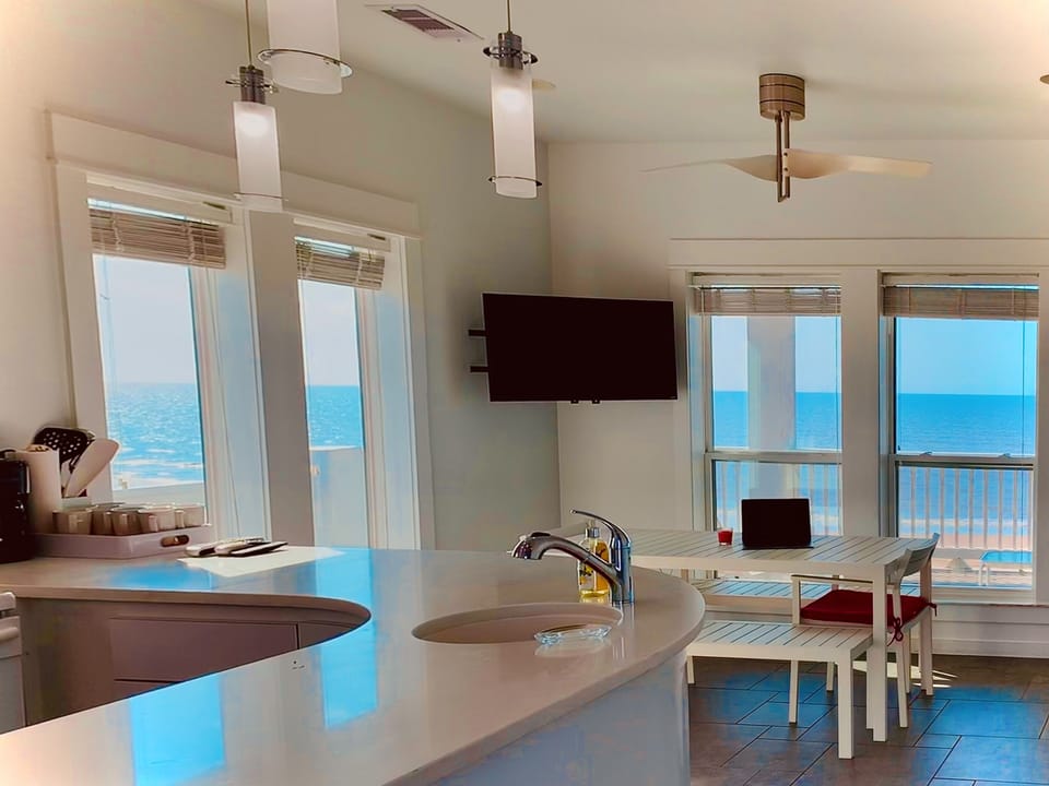 As soon as you enter, you're surrounded by Ocean!