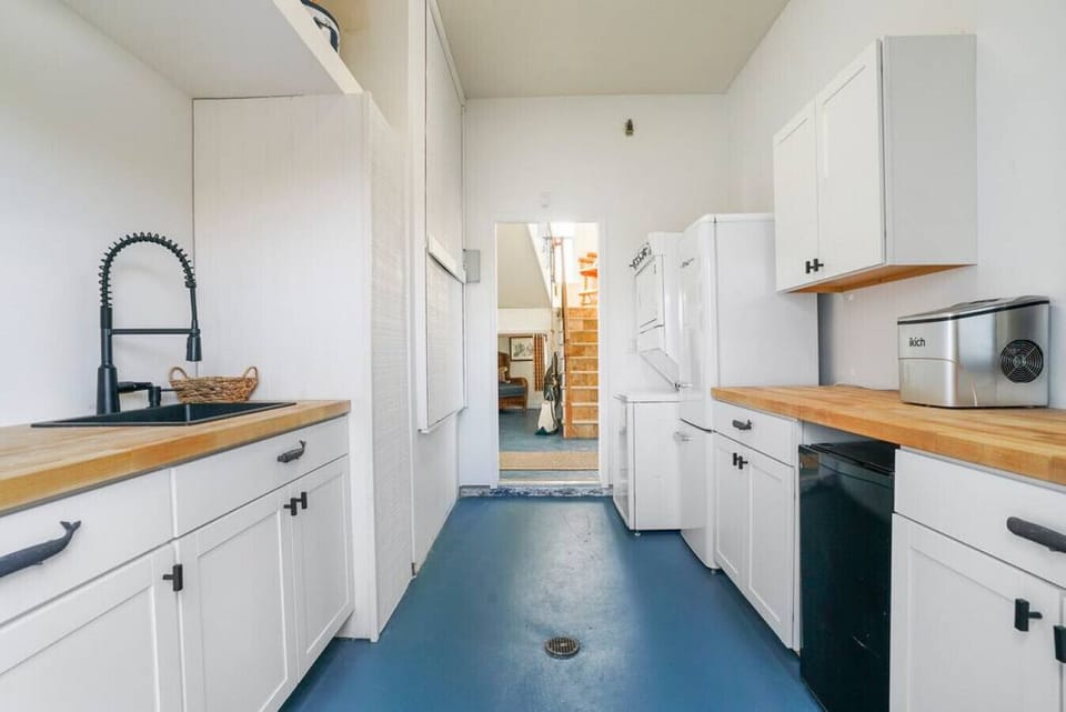 No need to lug your heavy cooler up and down the stairs