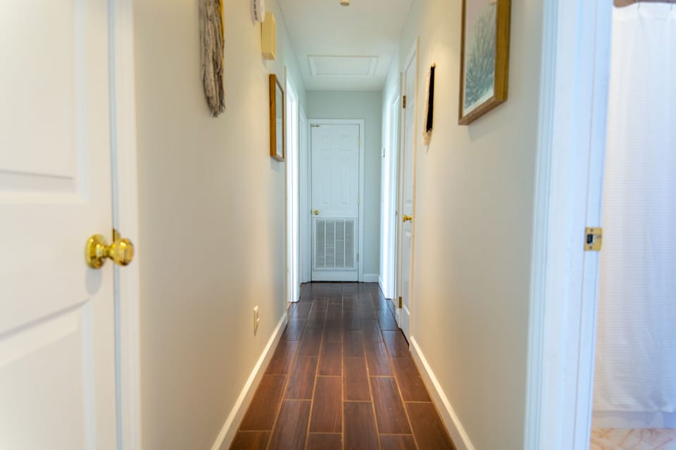 Hallway to bedrooms
