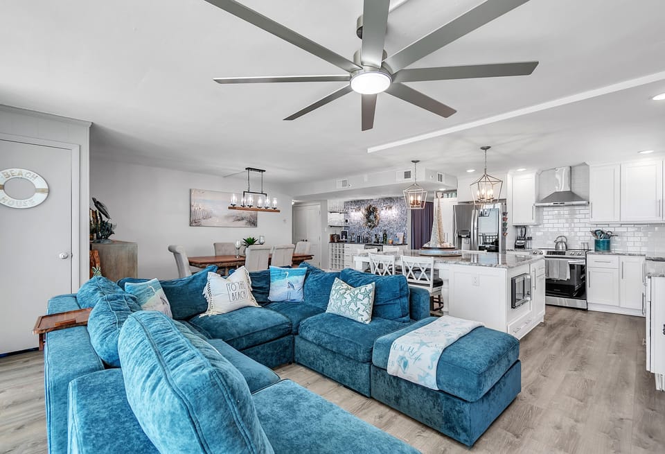 Spacious and Really Comfy Living Room!