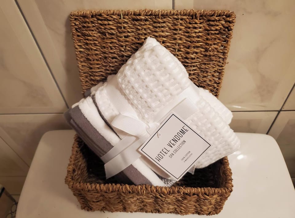 Bathroom amenities