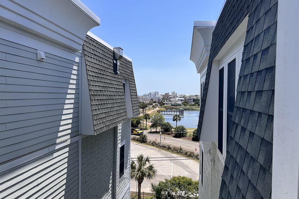 Balcony views of Lake