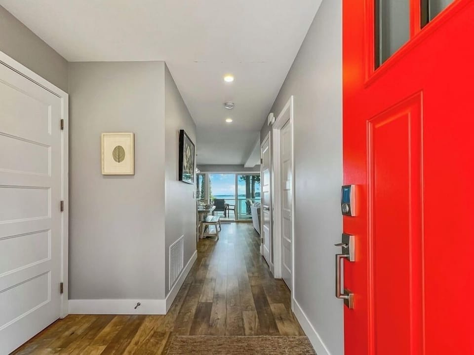 Welcome to Driftwood Dreams - Molly and the team are here to assure that your stay is everything you're hoping for.  Come on in and take a look around!...