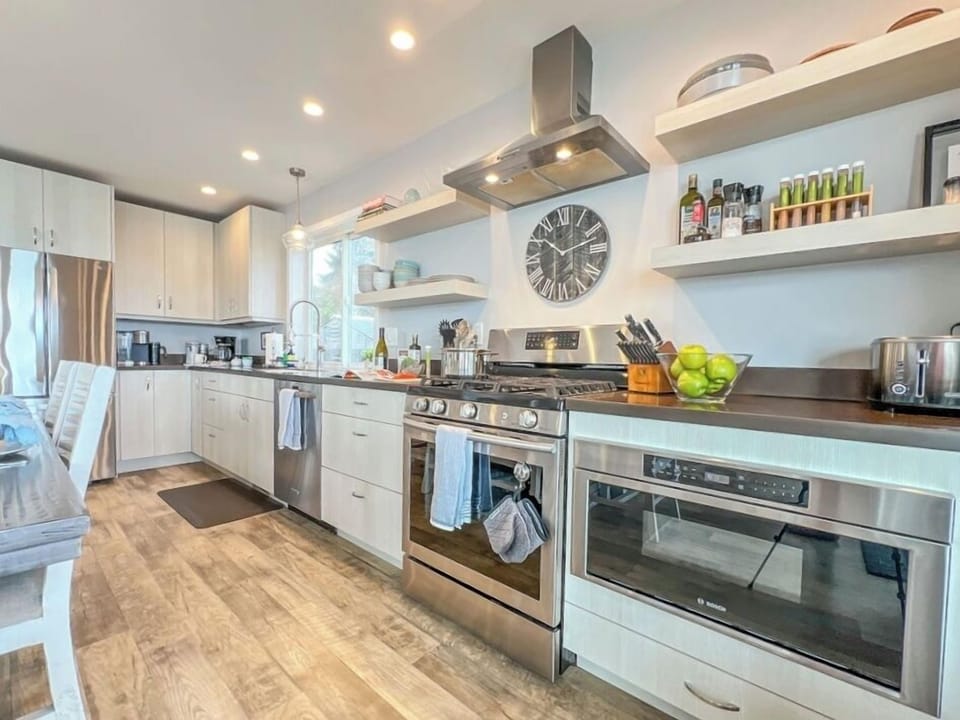 Enjoy preparing northwest inspired meals in the well stocked, high-end kitchen.