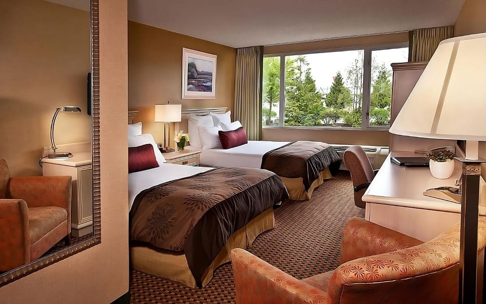 Comfortable unit w/ Two Double size beds. Exact unit will be assigned upon arrival. Views, colors and decor may vary.