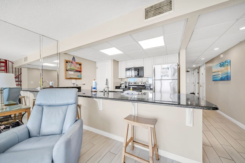 Eat-in bar seating
