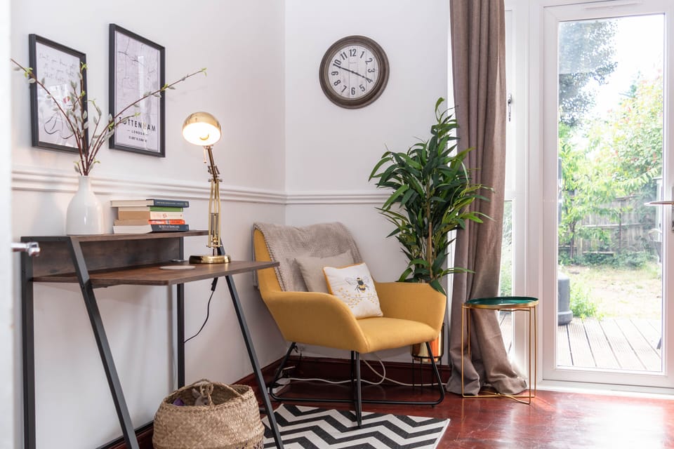 Living Room / Lounge