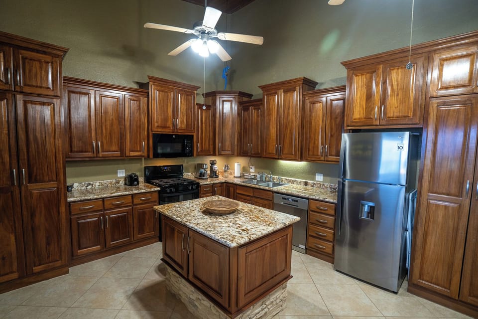 Gorgeous well-stocked gourmet paradise!