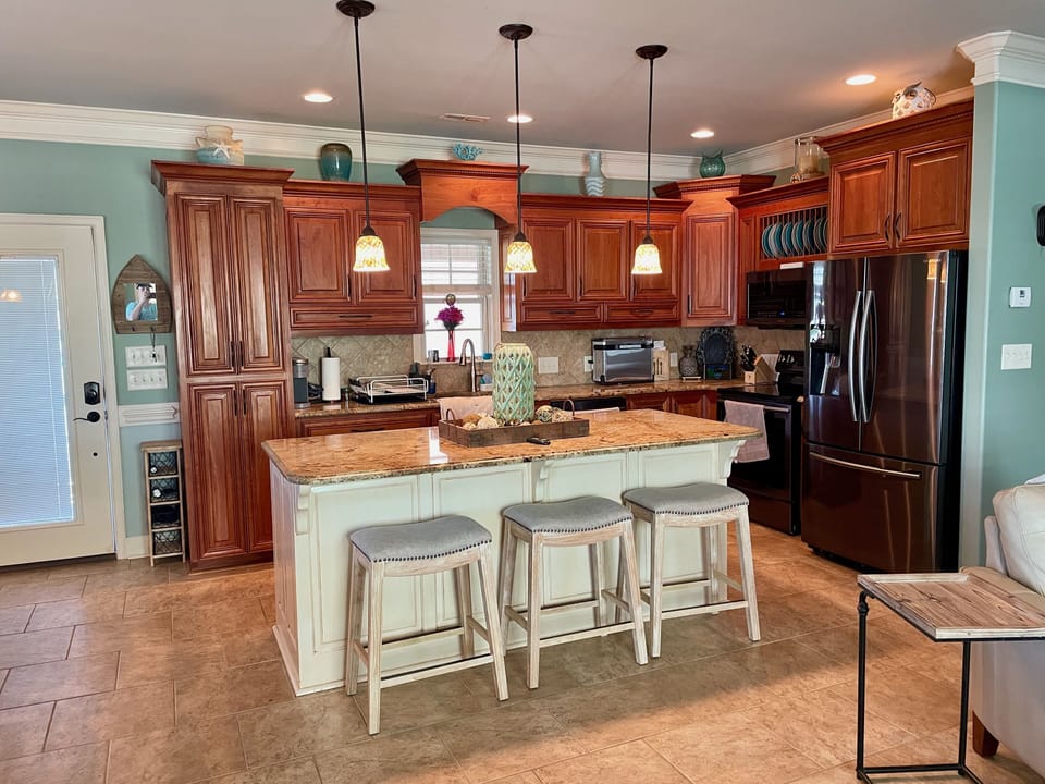 KITCHEN WITH EVERYTHING YOU WILL NEED
