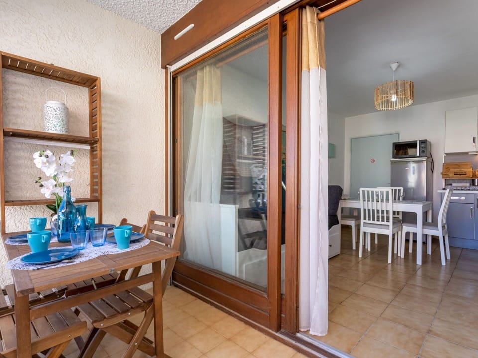 Furniture, Table, Picture Frame, Wood, Living Room, Interior Design, Floor, Hall, Flooring, Comfort