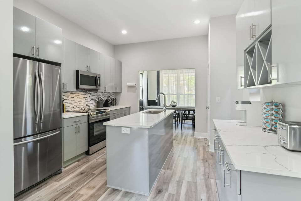 See Reviews: Airbnb.com/h/reddooratlanta