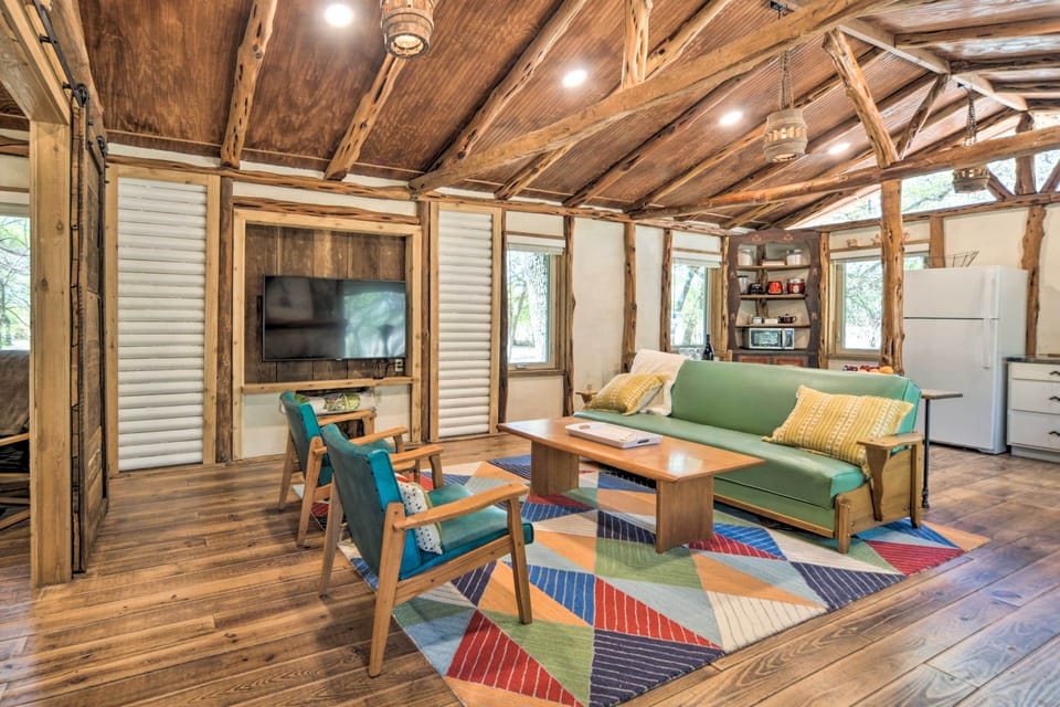 Living Room | Smart TV