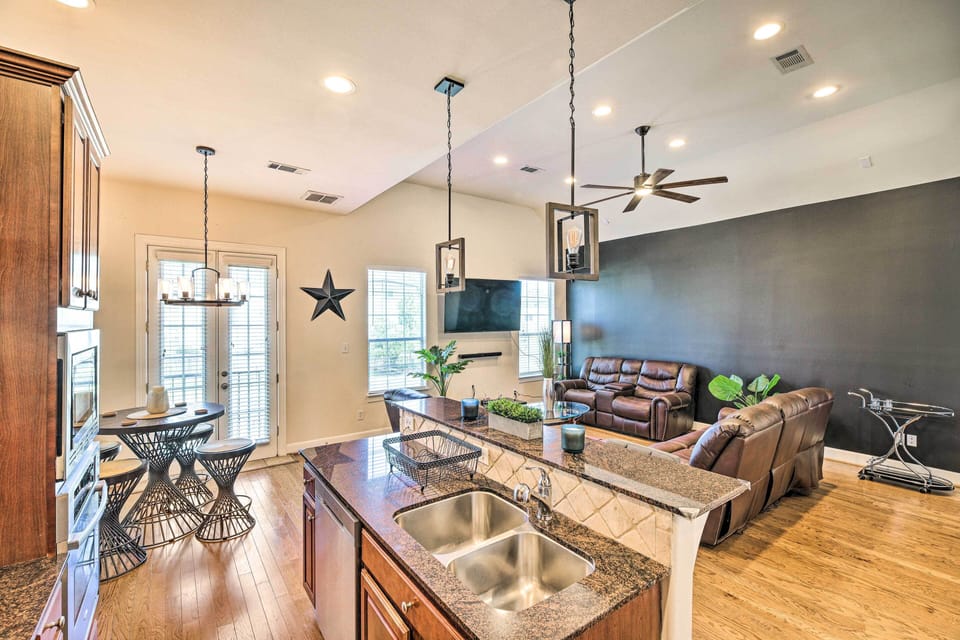 Living Room | Kitchen | Central A/C