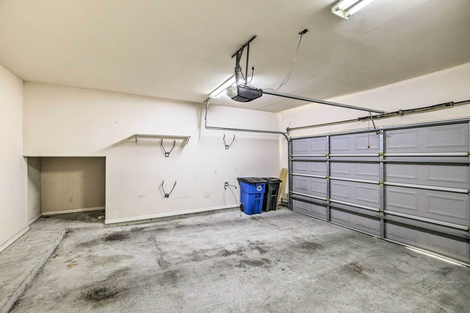 Parking | Garage (2 Vehicles)