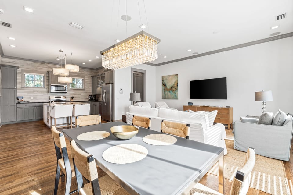 Open Concept Living and Lots of Natural Light on the 2nd Floor