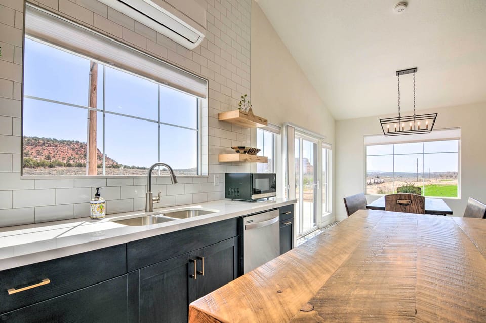 Fully Equipped Kitchen | Toaster