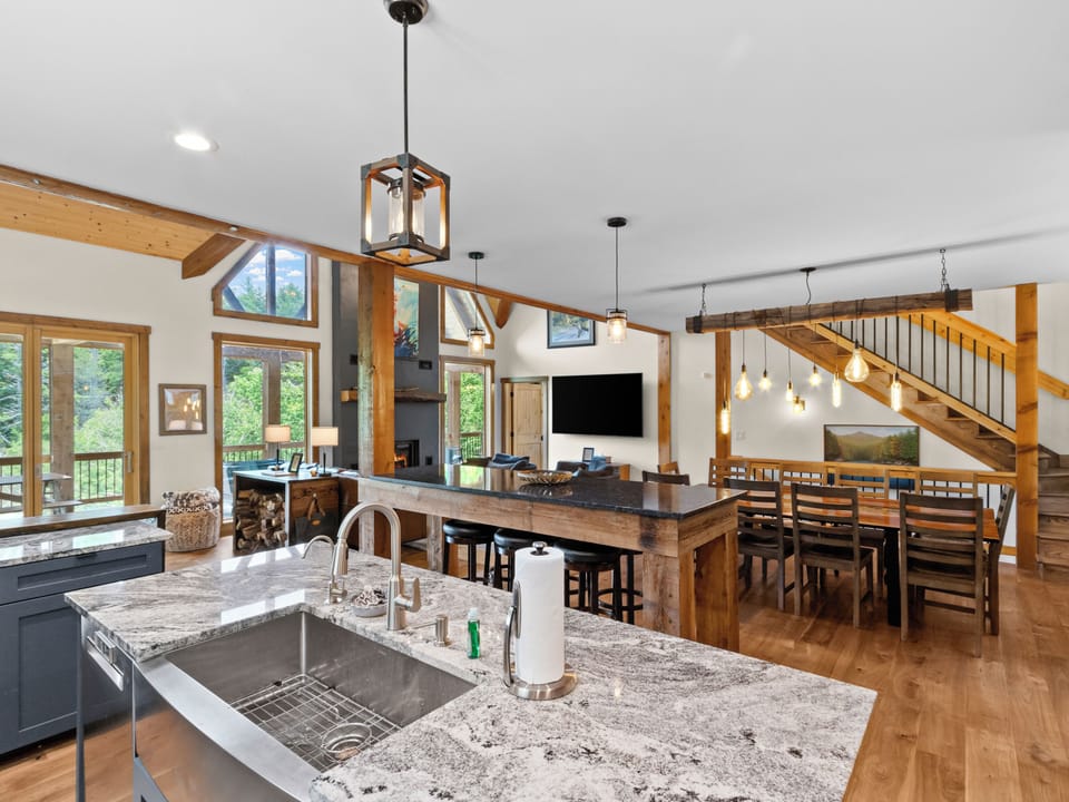 dining area - seating for 16
