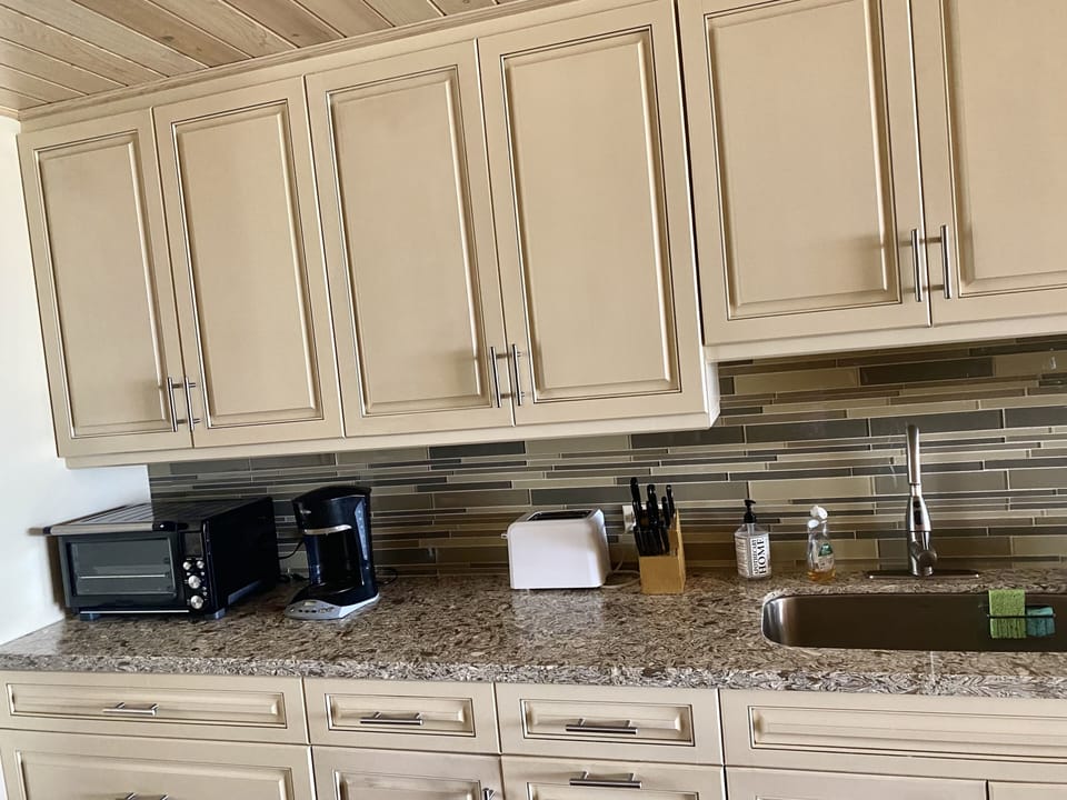 More kitchen