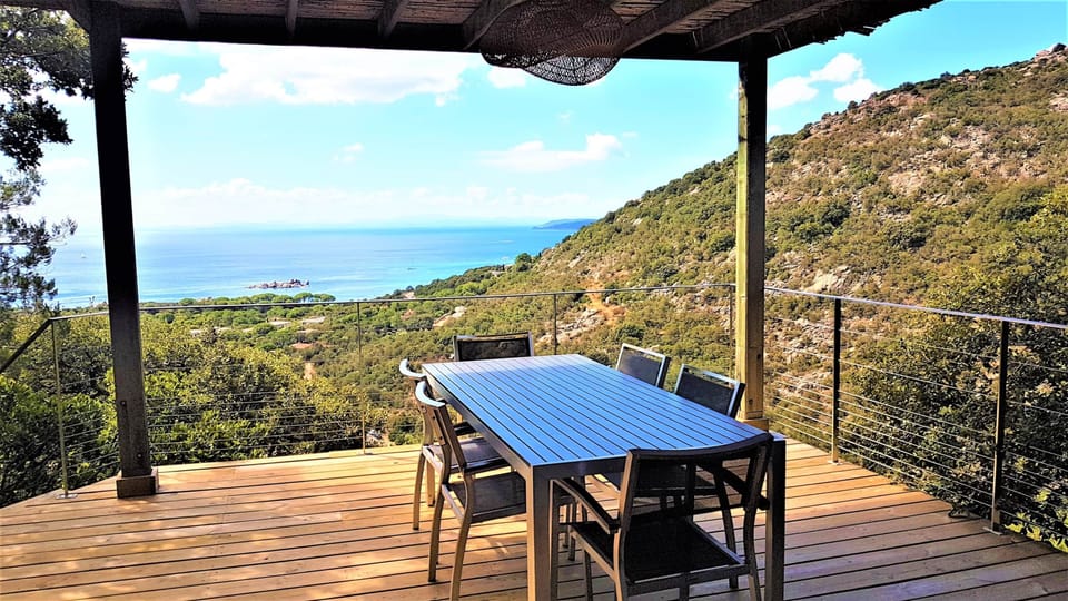 Terrace of the house with 2 bedrooms. (1)