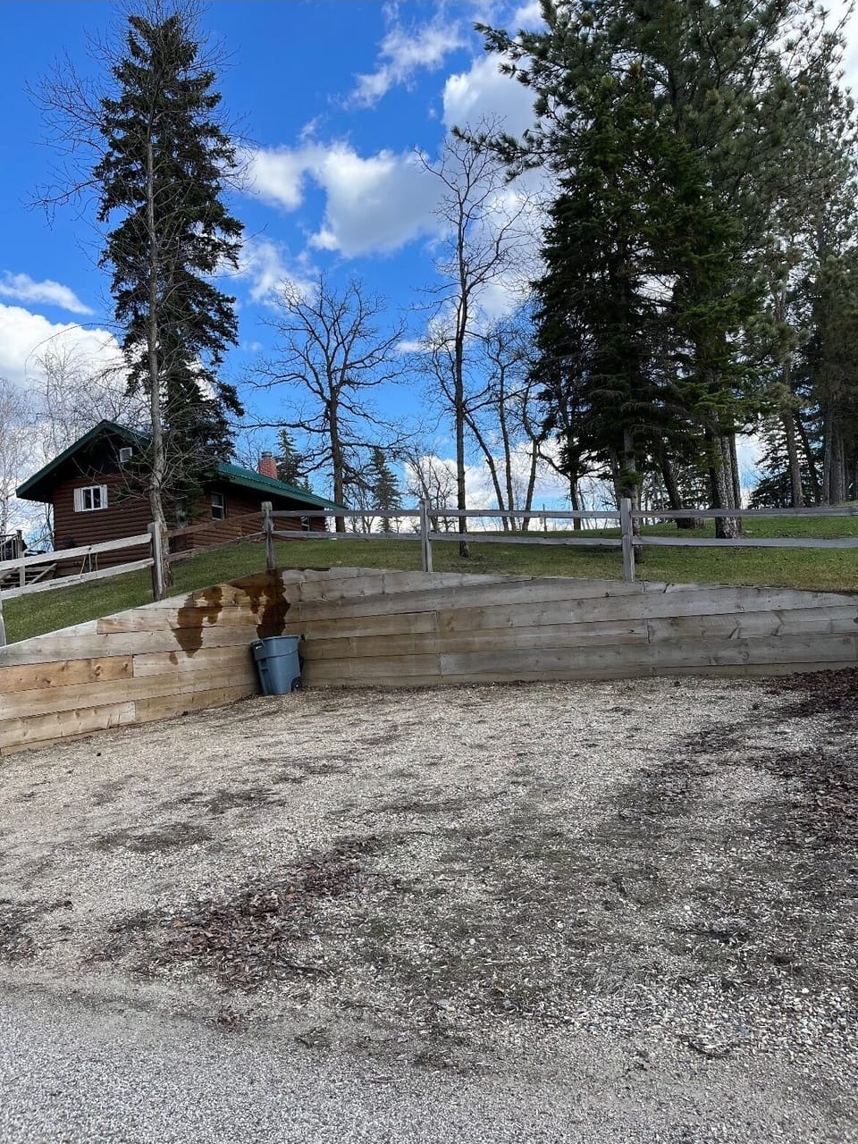This is the free parking provided for you. Please only park in this area. 