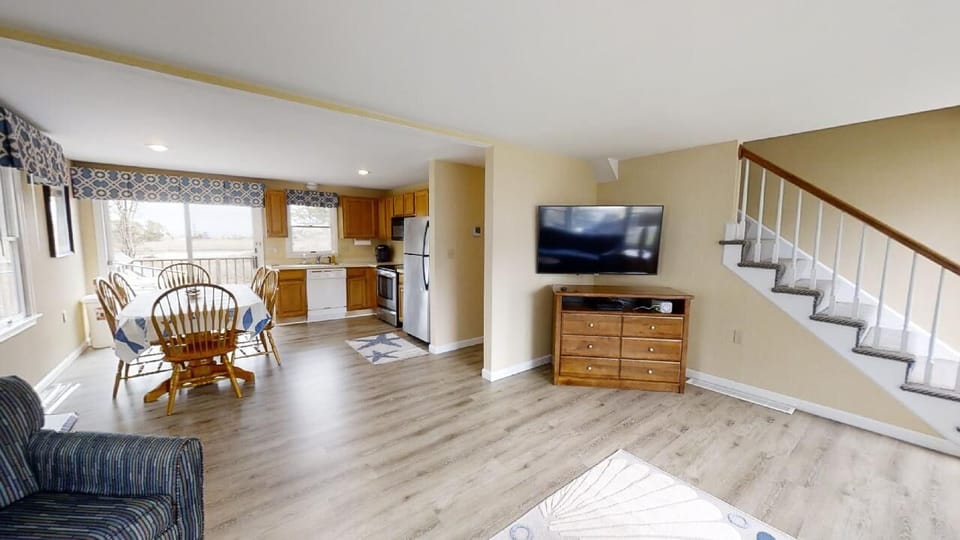 Dining room/living room