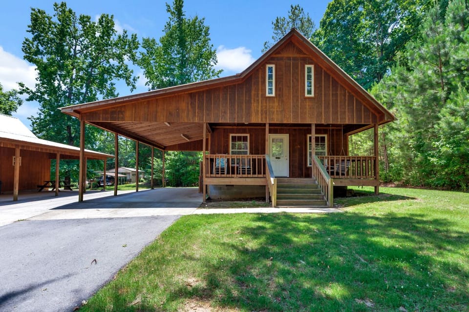 This is Cabin #2 at Fisherman's Landing that includes a boat shelter!