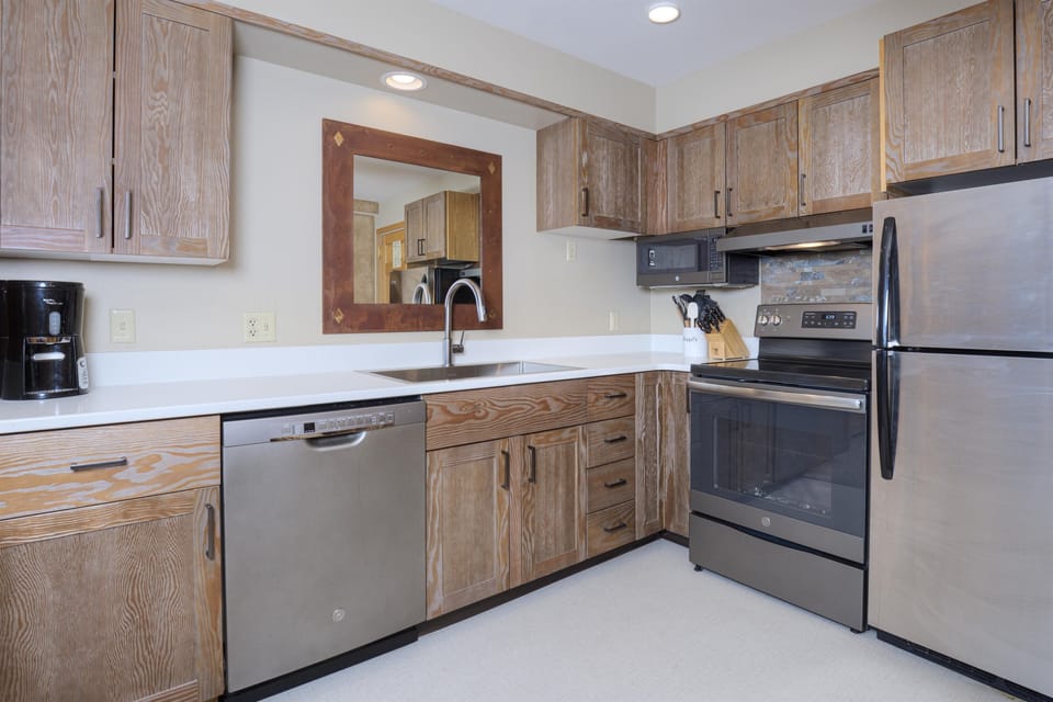 Full size kitchen
