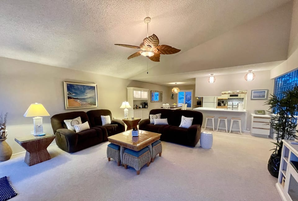 Chat, watch tv, or take in the view from the LR in big comfy recliners.
