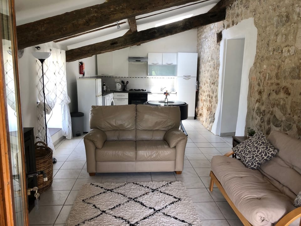 Open plan living - bright and spacious