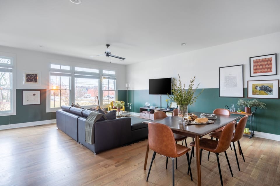 Welcome to Linda, Emmylou & Patsy!