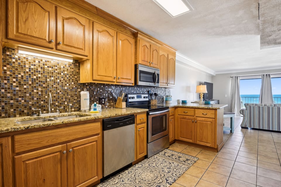 Full Size Kitchen