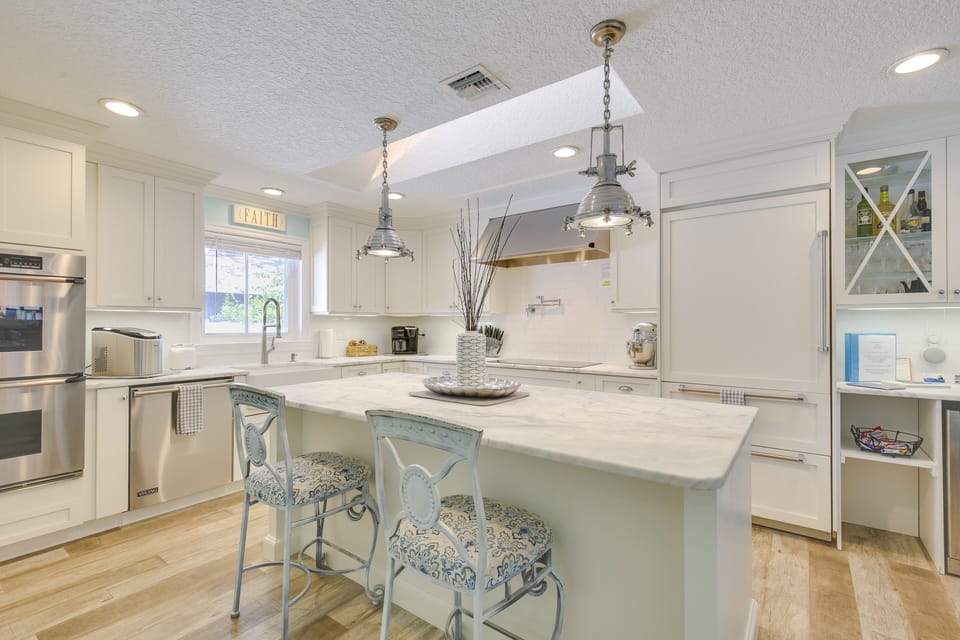 Kitchen | Crockpot | Cooking Basics | Wine/Drink Fridge | Toaster | Blender