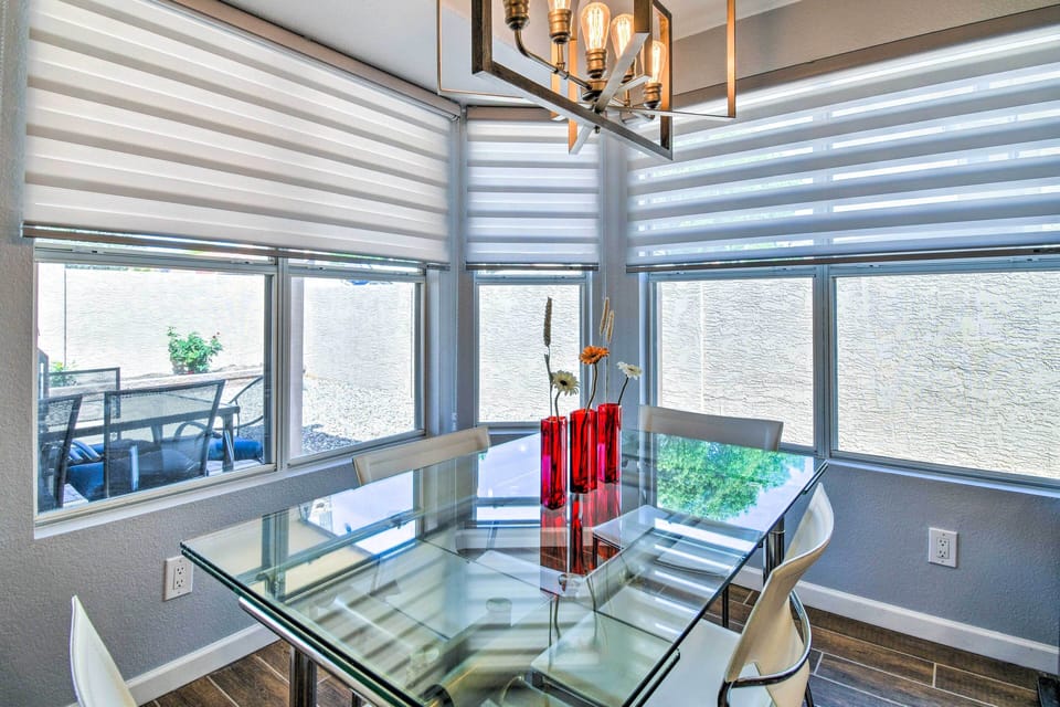 Dining Area | Dishware & Flatware Provided