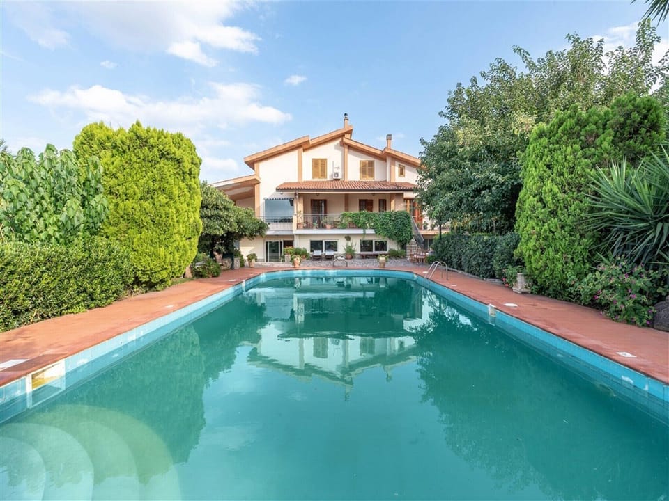 Holiday Home Swimming Pool