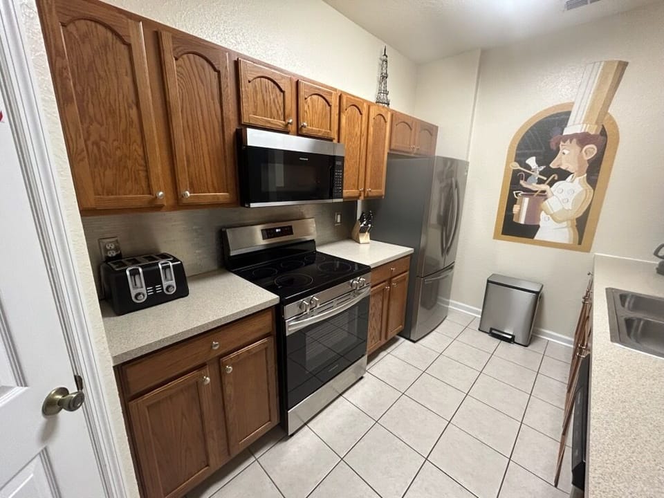 Prepare delicious meals in the fully equipped kitchen