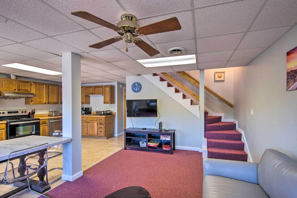 Lower Living Area | Smart TV w/ Cable | Board Games | Books