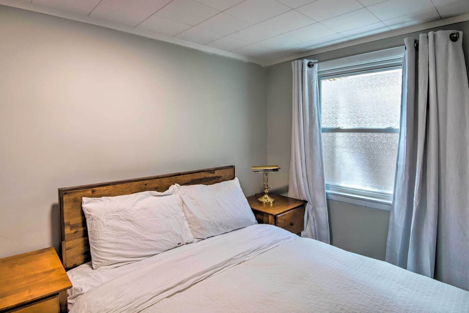 Bedroom 1 | Full Bed | 2nd Floor