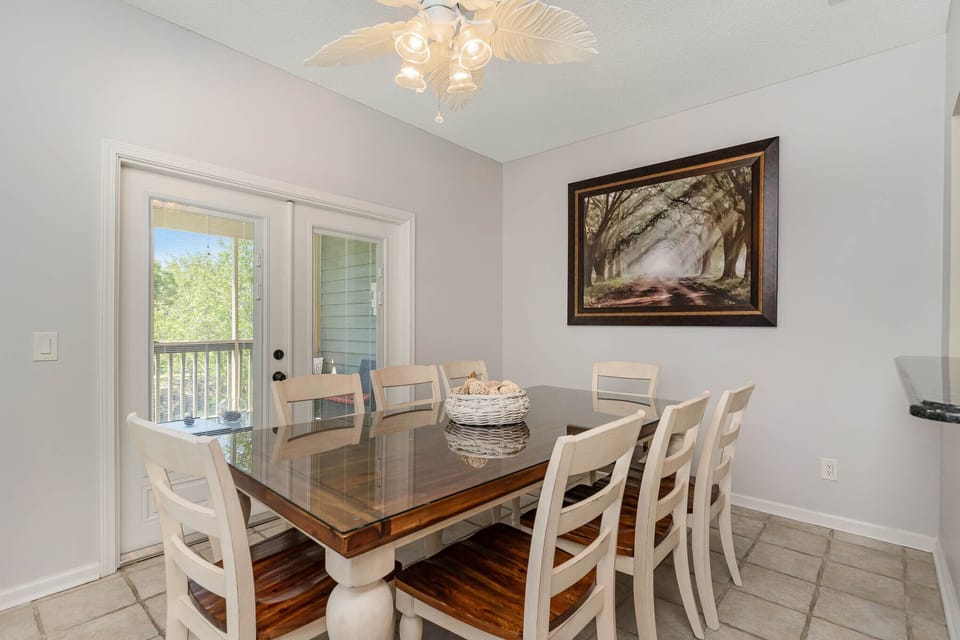 Dining Area - The screened porch is directly off the dining area.
