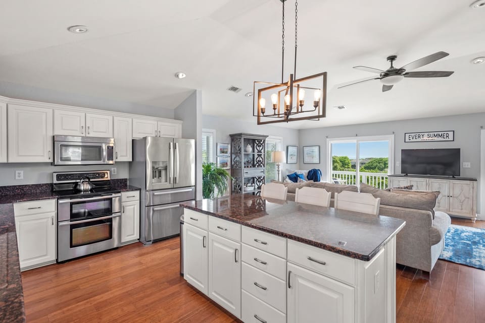 KH9527: Worthington Lane | Top Level Kitchen