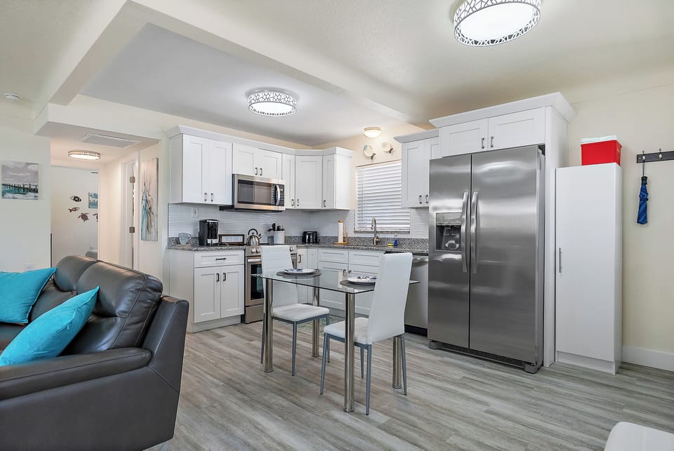 Full size appliances! Microwave, dishwasher stove and refrigerator! 
