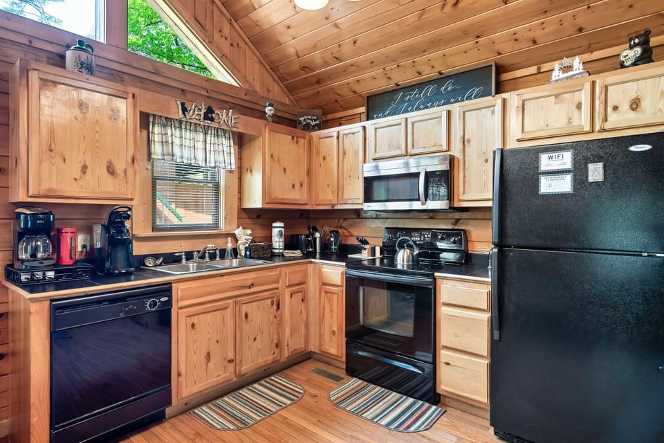 A full kitchen for whatever you want to make!