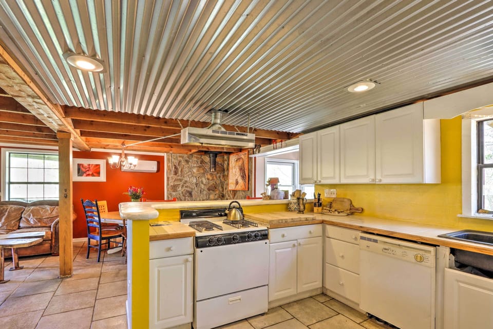 Kitchen | Fully Equipped