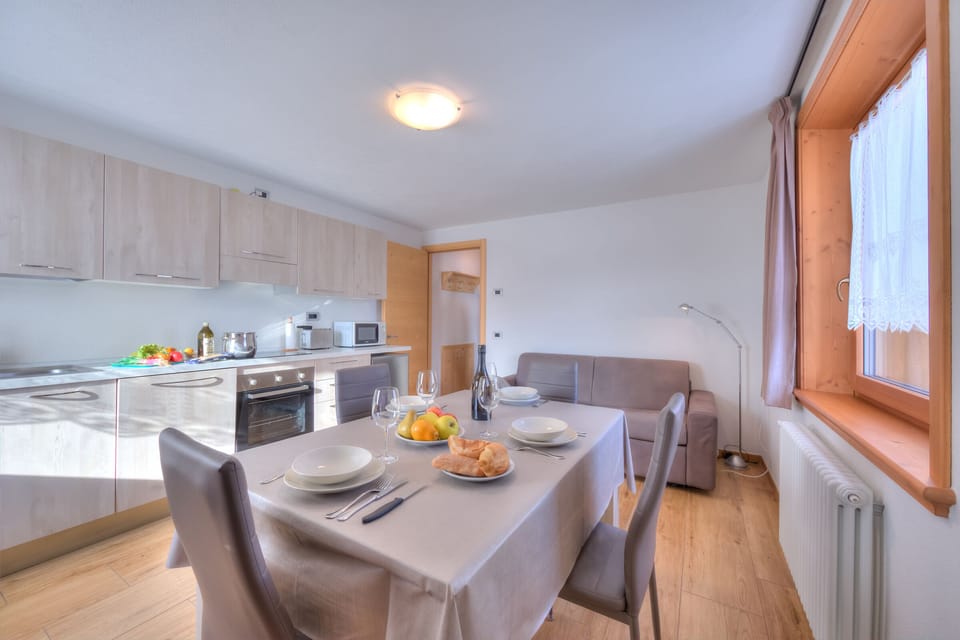 Kitchen and dining area