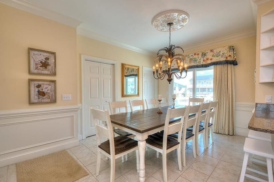 Dining Room
GW 5.16.23